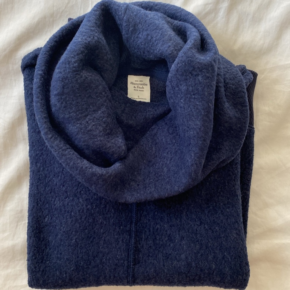 Abercrombie & Fitch  Dark Blue Sweater Sweatshirt Sz S